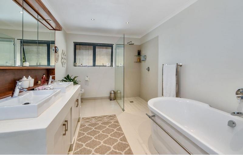 5 Bedroom Property for Sale in Hout Bay Western Cape